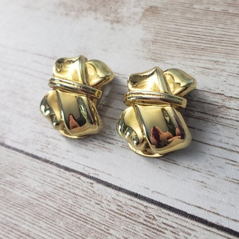 Vintage Clip On Earrings 0.75" Gold Tone Wrapped Crossover Design